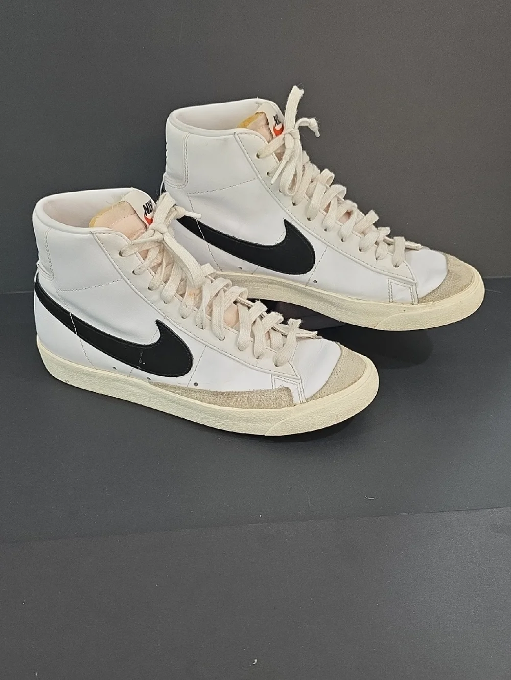 Nike Blazer Women's Mid High-Top Sneakers White with Black Swoosh Size 9